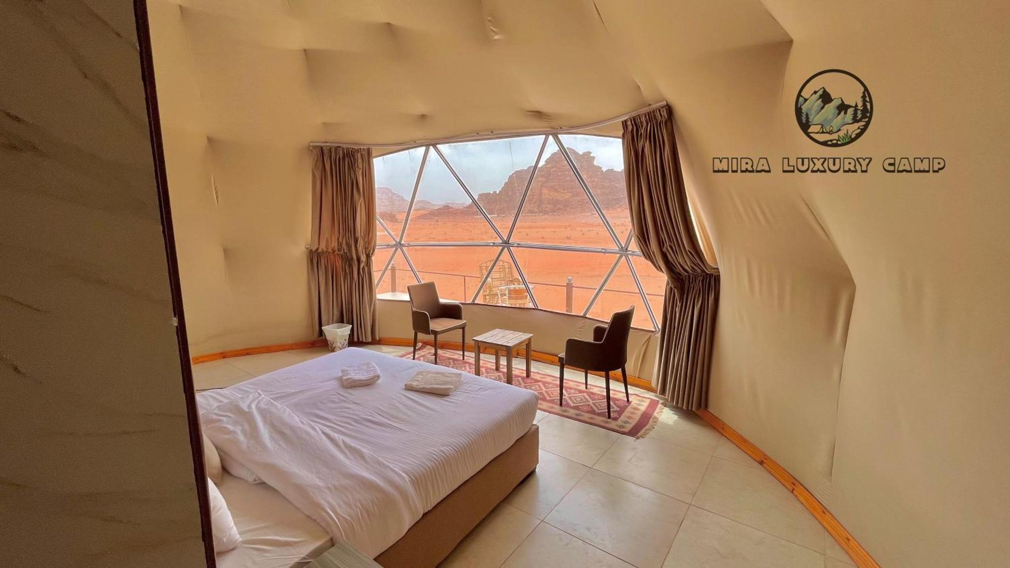 Rum Maria Luxury Camp & Bubble Rooms Wadi Rum Exteriör bild